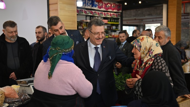 Başkan Genç Kadınlar Hali'ni ziyaret etti