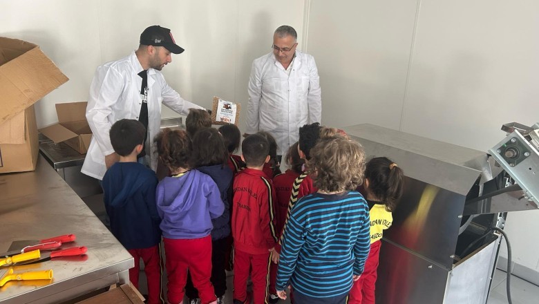 Minikler, Mama Üretim Tesisini ziyaret etti