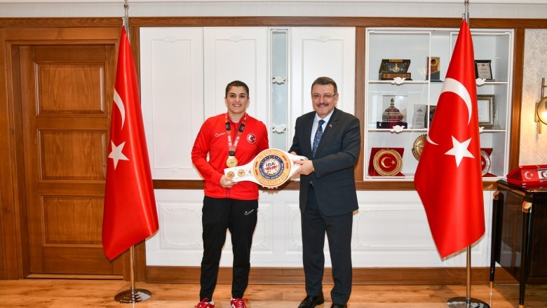 Başkan Genç, Dünya Şampiyonu Busenaz Sürmeneli'yi ağırladı