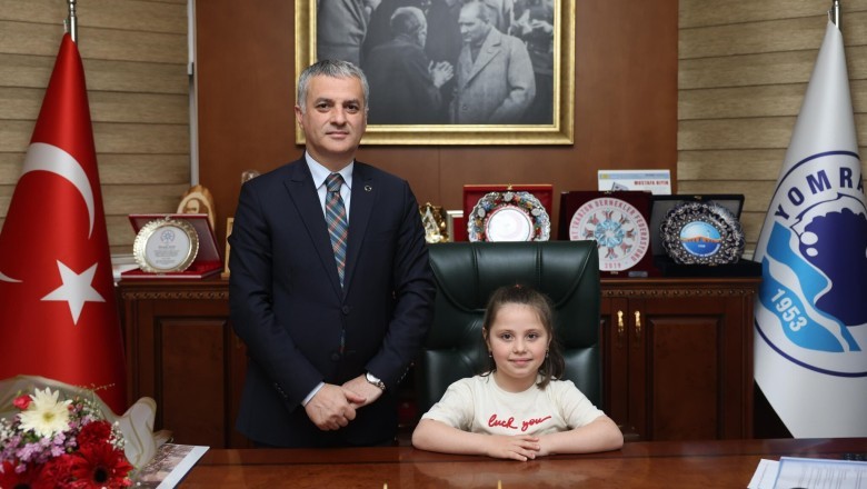 Başkan Bıyık koltuğunu devretti: "İyi ki varsınız çocuklar"