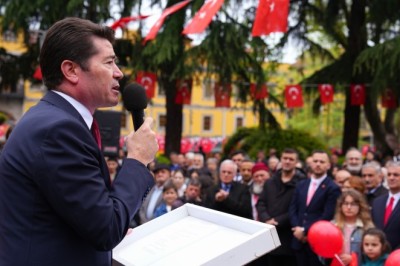 Başkan Kaya: Millli Egemenlik Bayramı'nda Milletin iradesiyle seçilmiş İmamoğlu ve arkadaşlarının tutsak edilmesini kabul etmiyoruz