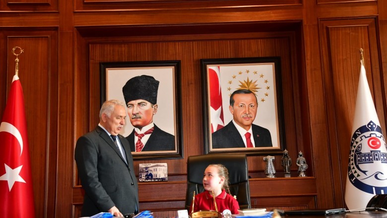 Vali Aziz Yıldırım, 23 Nisan’da koltuğunu çocuklara devretti