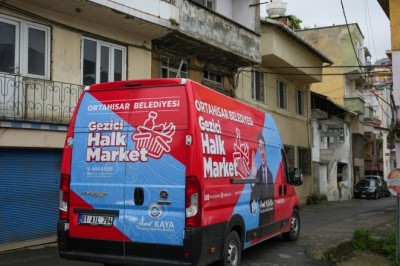 Ortahisar Belediyesi'nin 'Gezici Halk Market' uygulaması hizmete başladı
