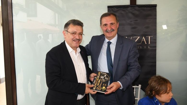 Başkan Genç, Şakar'ın imza gününe katıldı