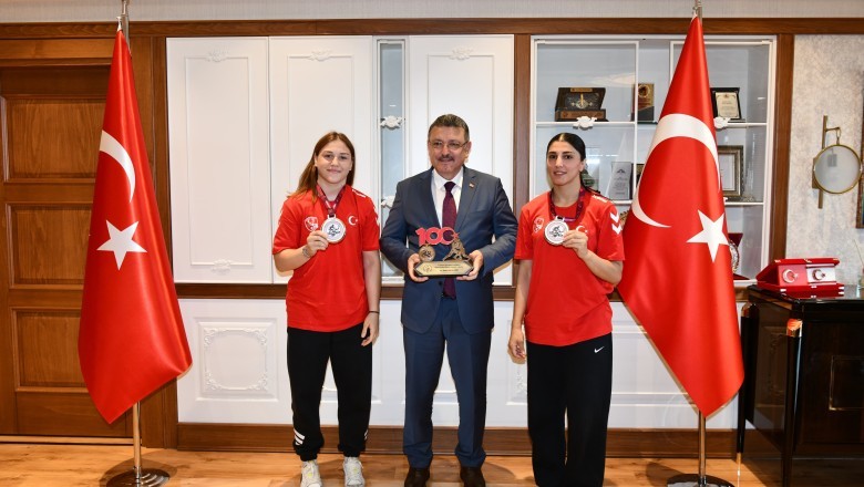 Başkan Genç, Avrupa Şampiyonu sporcuları ağırladı