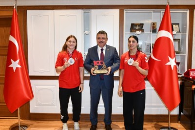 Başkan Genç, Avrupa Şampiyonu sporcuları ağırladı
