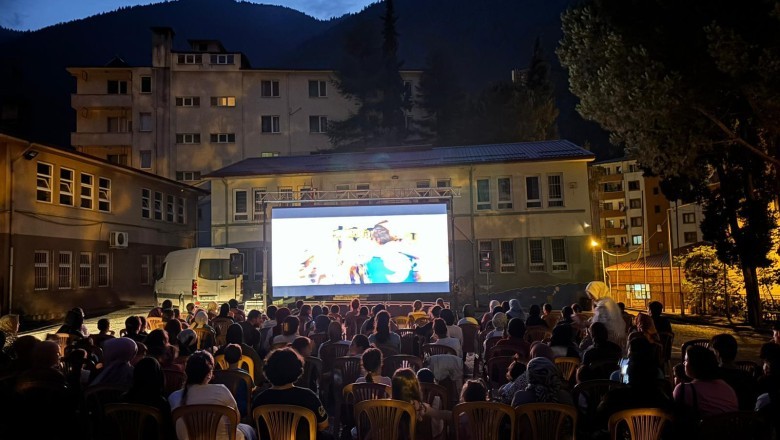 Öğretmen filmi çekildiği topraklarda büyük ilgi gördü
