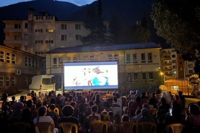 Öğretmen filmi çekildiği topraklarda büyük ilgi gördü