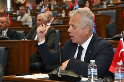 Zorlu: Sahil hattında Ortahisar Belediyesi'ne neden tahsis yapılmıyor?