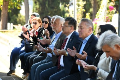 Karakullukçu mezarı başında dualarla anıldı