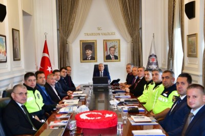 Trafik Güvenliği Koordinasyon Toplantısı Vali Aziz Yıldırım başkanlığında gerçekleştirildi