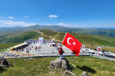 Başkan Genç'ten şehitlere vefa