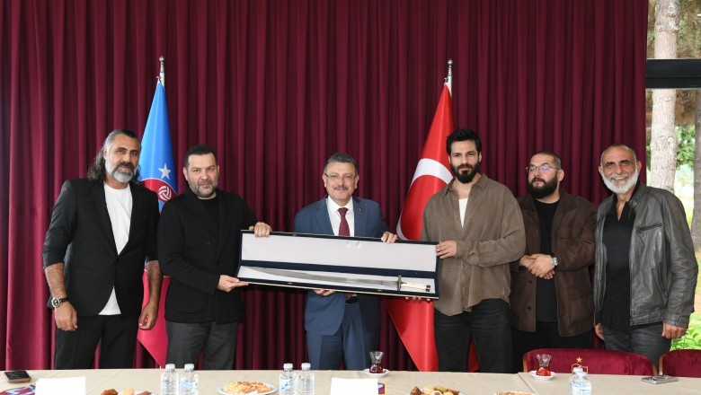 Başkan Genç: Mehmet: Fetihler Sultanı ekibiyle bir araya geldi