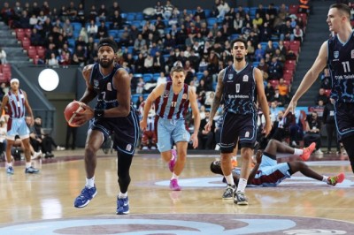 Hayri Gür’de geçit yok! Trabzonspor’dan Telekom’a darbe!