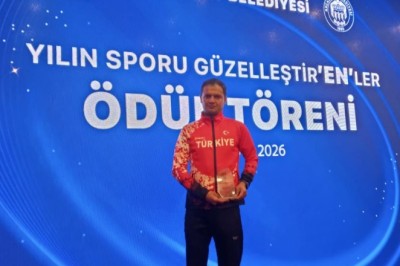 Büyükşehir'in özel sporcusu Emrah'a anlamlı ödül