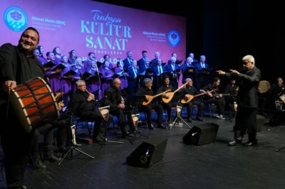 Trabzon'da Türk Halk Müziği rüzgarı esti