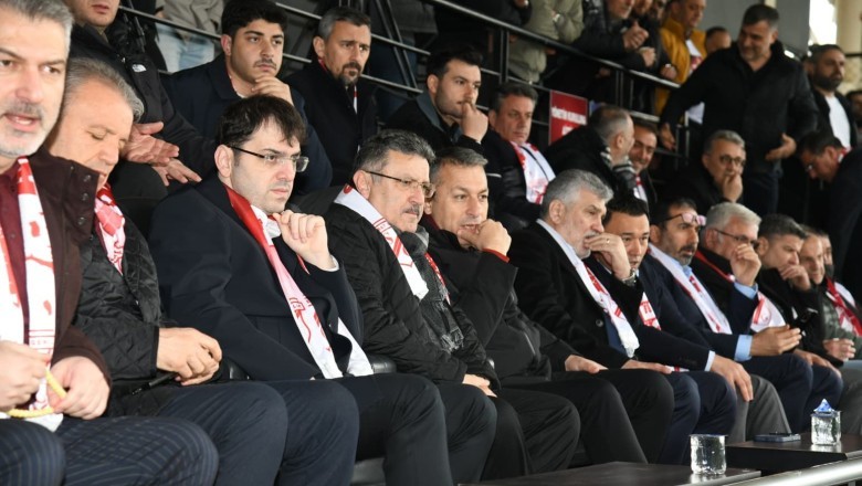 Başkan Genç'ten Şampiyon Sebat Gençlik'e tebrik
