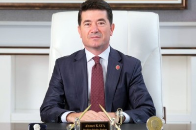 Başkan Kaya, şampiyon Sebat Gençlikspor'u kutladı