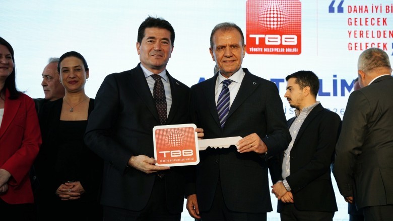 Başkan Kaya, TBB'nin hibe ettiği iş makinesini teslim aldı