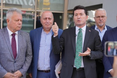 Büyükşehir Belediye Meclisi'nde CHP'liler toplantıyı terk etti